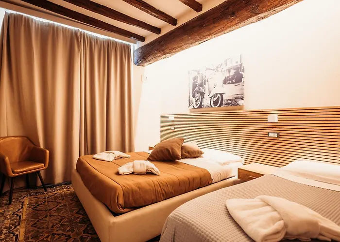 Otel Domus Tiberina 2*