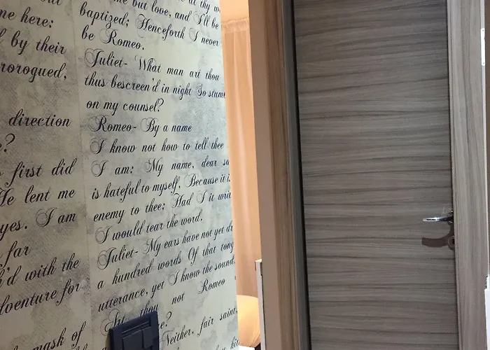 Otel Domus Tiberina 2*